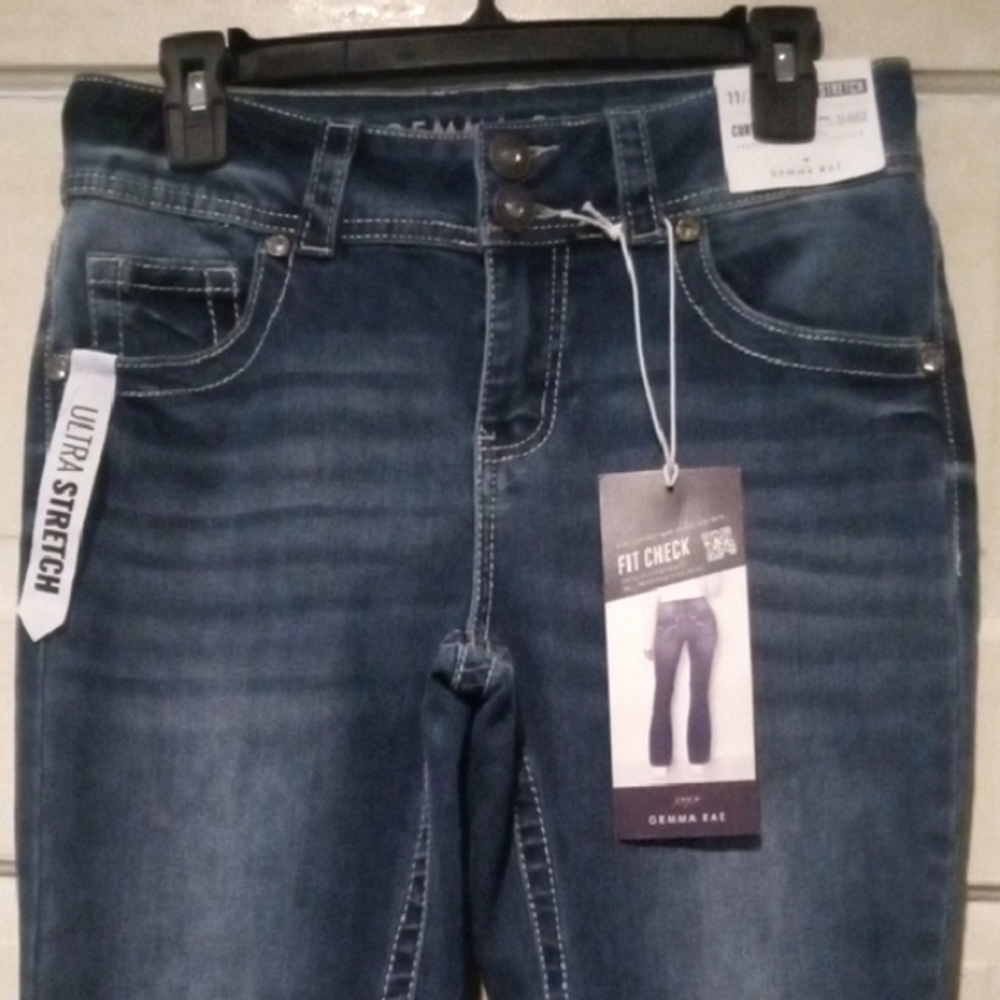 Gemma Rae Ultra Stretch Blue Jeans. Perfect Pocket Style. Women's/Jrs Size 11/30